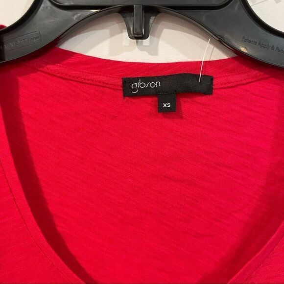 Gibson Basic Red V-Neck Cotton T-Shirt Shoulder Pocket - Picture 4 of 9